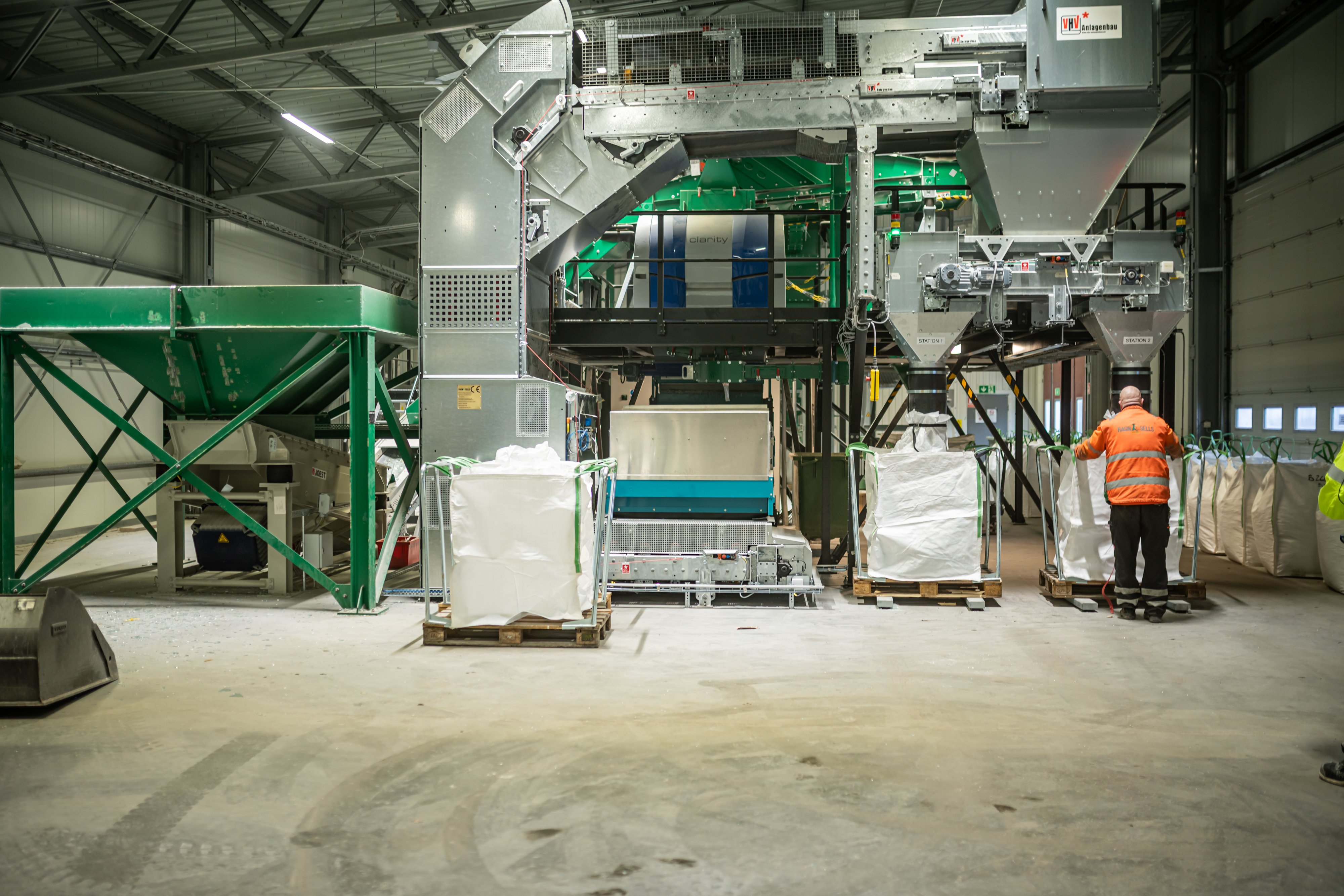 Ragn-Sells &aring;tervinningsanl&auml;ggning f&ouml;r planglas i &Ouml;rebro