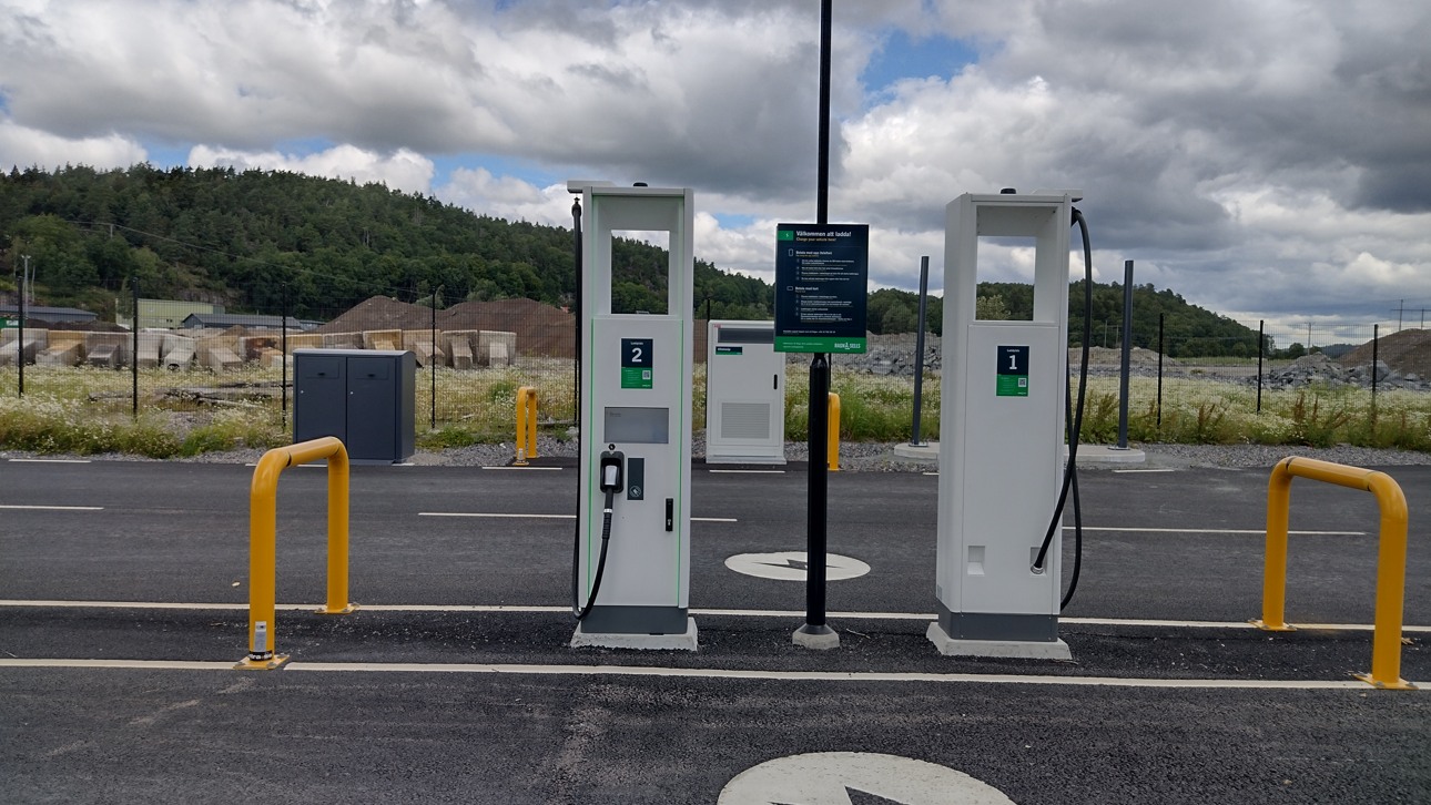 Laddstation för tunga elfordon vid Ragn-Sells anläggning Skepplanda